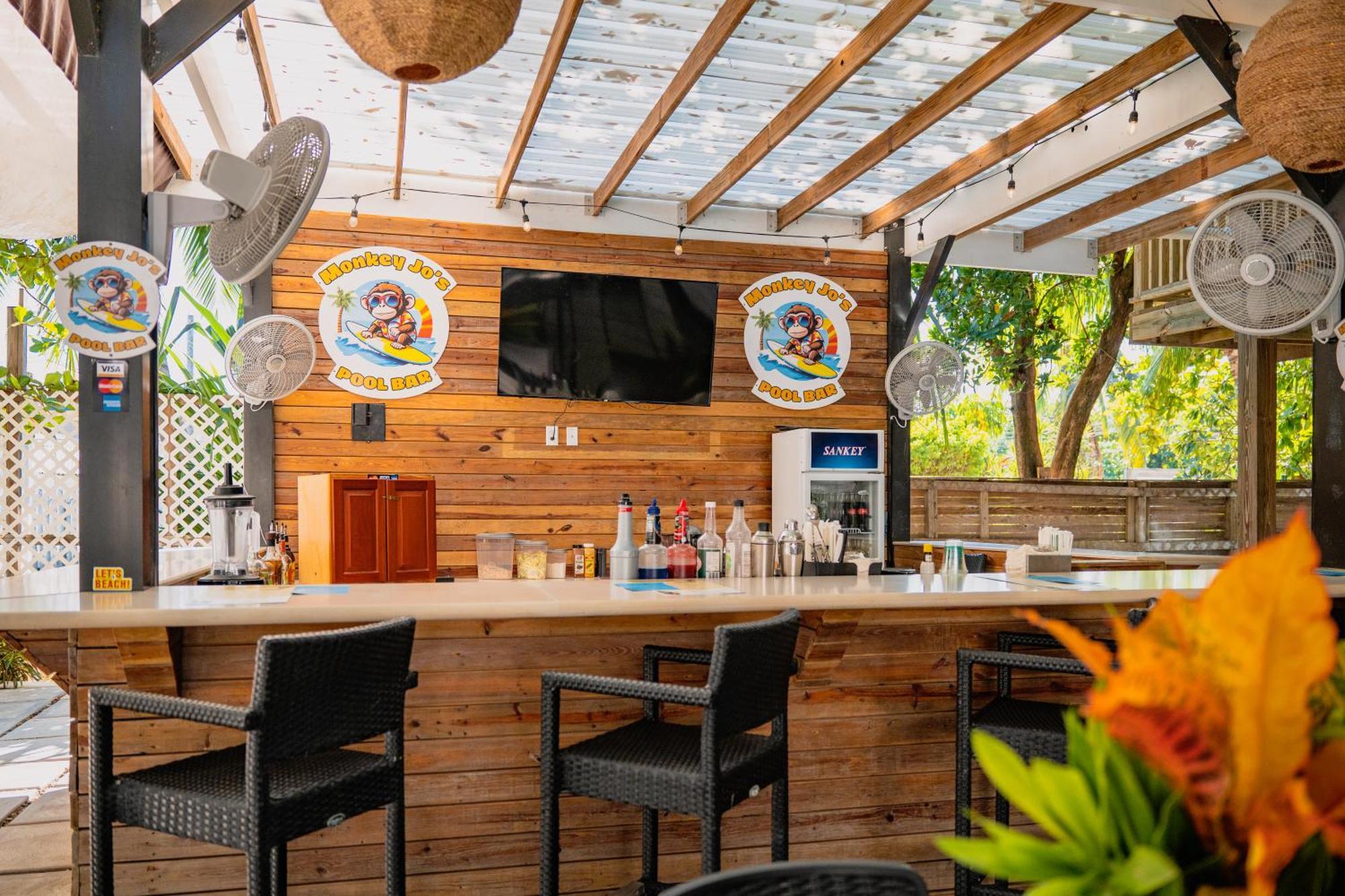 Bananas On The Beach San Pedro  Exterior photo